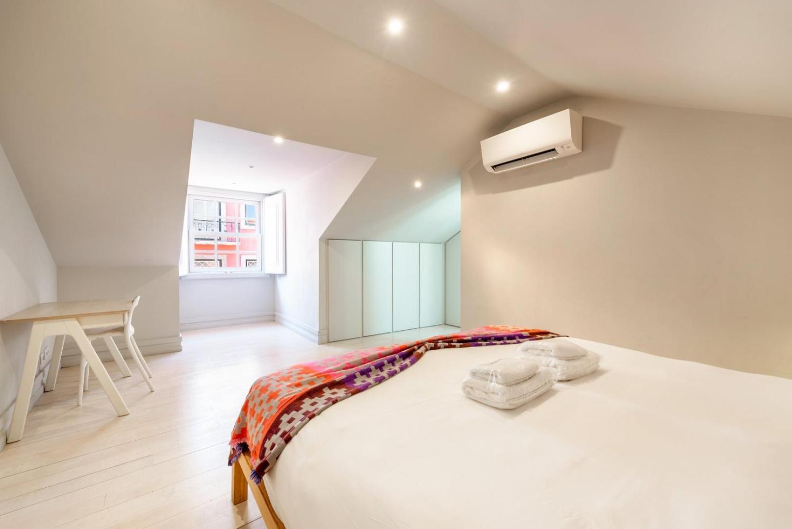 Guestready - Newly Renovated Chiado Haven Apartment Lisbon Luaran gambar