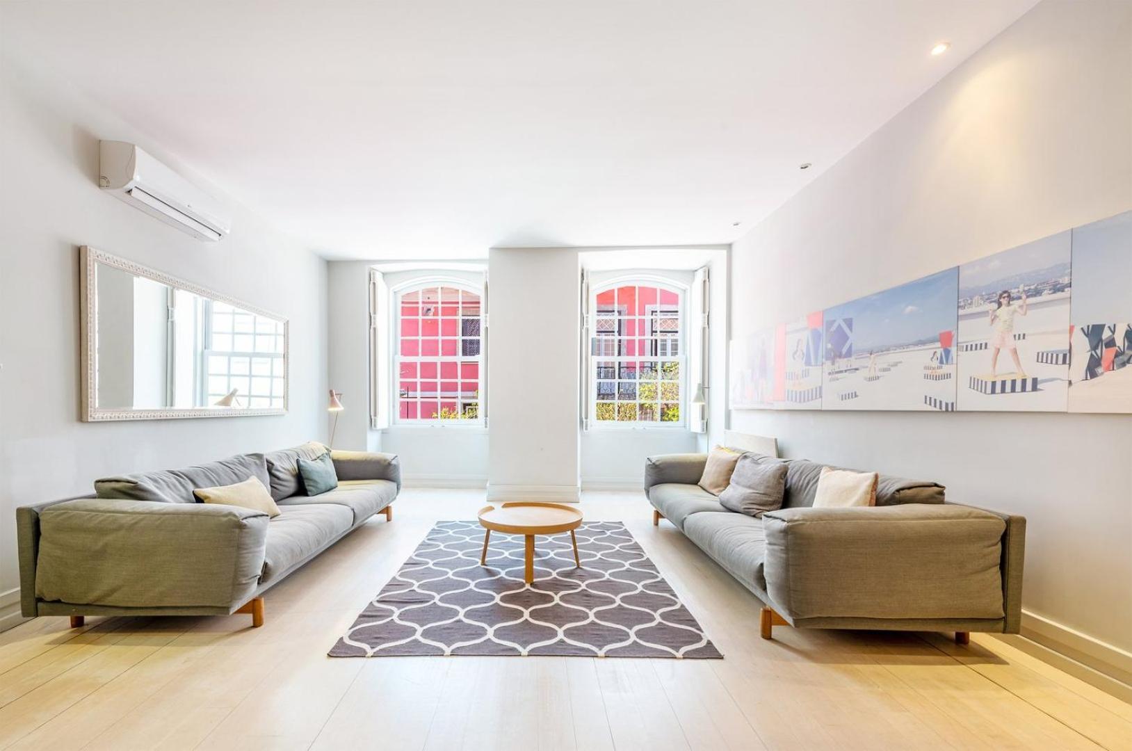 Guestready - Newly Renovated Chiado Haven Apartment Lisbon Luaran gambar